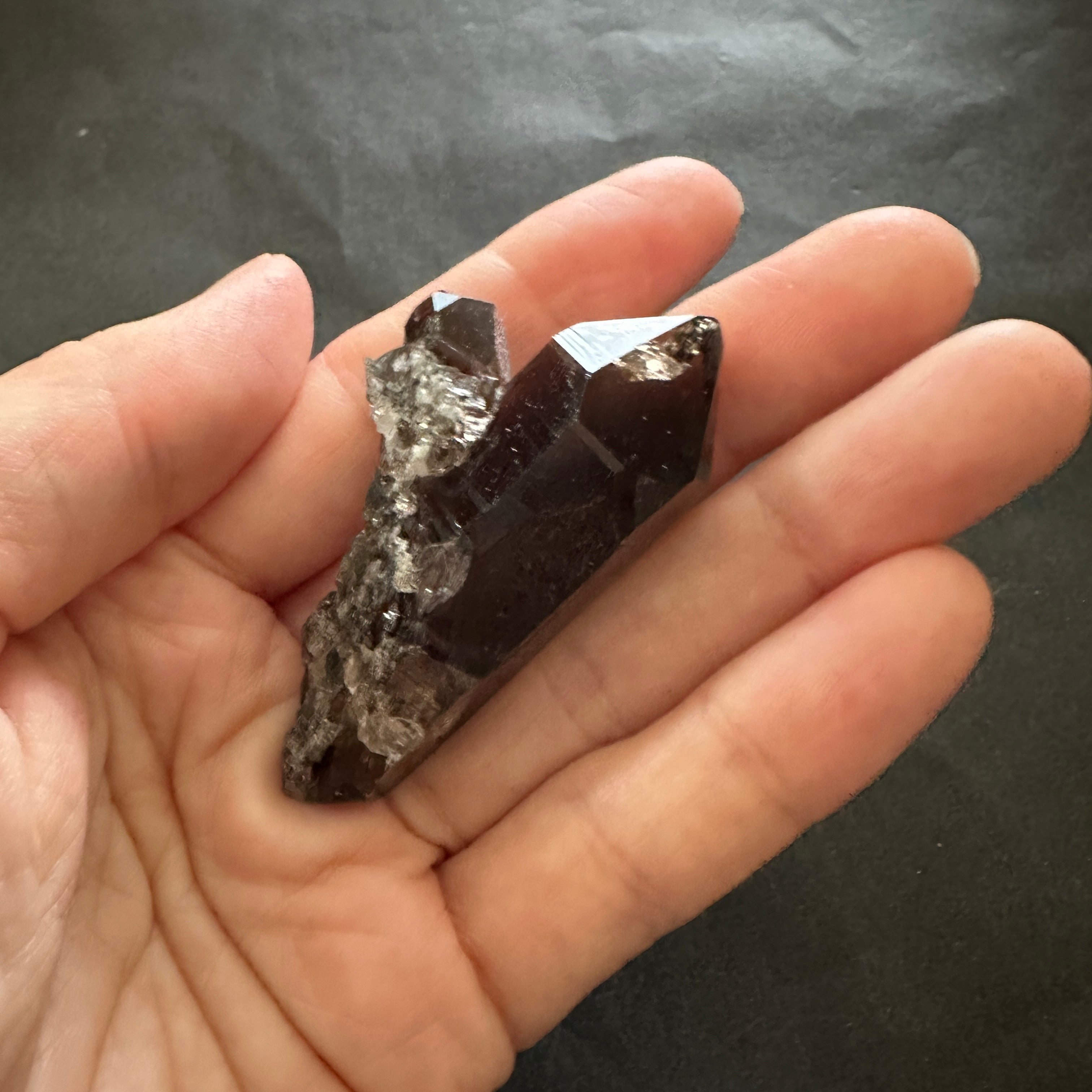 【非研磨】イタリア産アルプススモーキークォーツ ダブルポイント