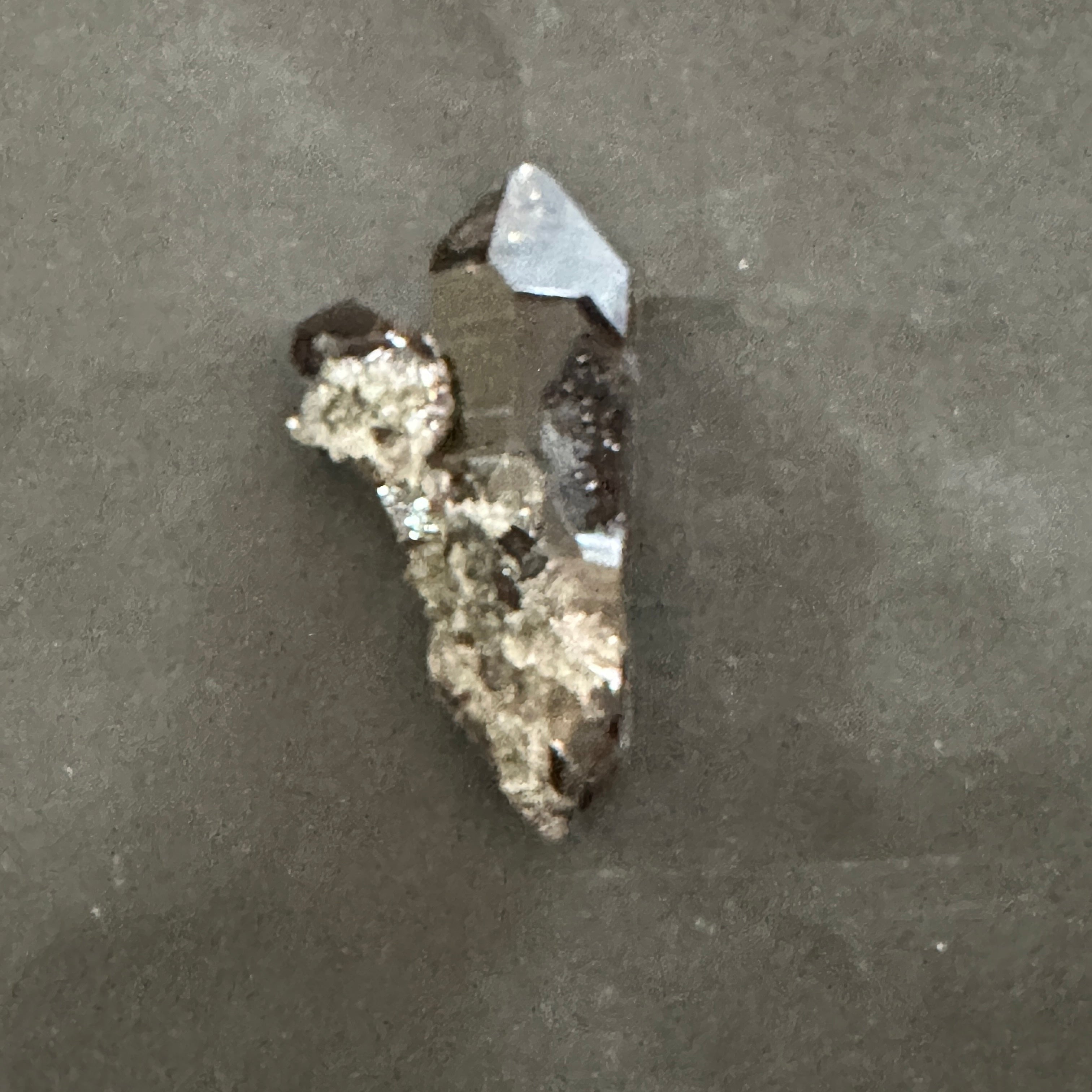 【非研磨】イタリア産アルプススモーキークォーツ ダブルポイント