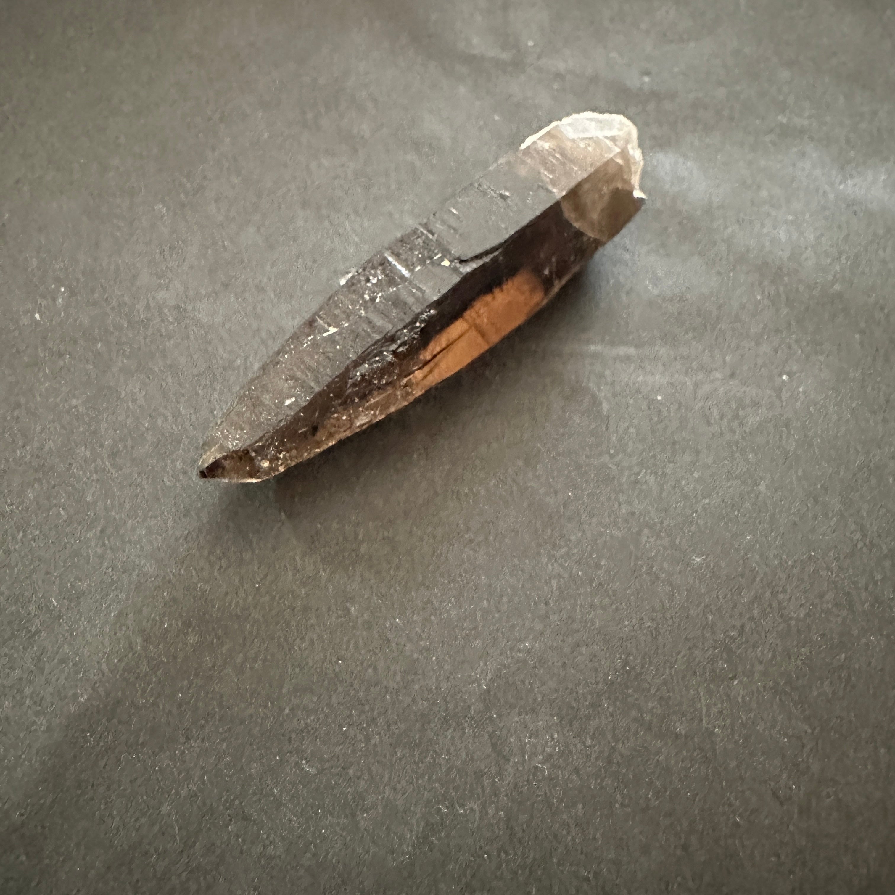 マラウィ産スモーキーカテドラル スターシード