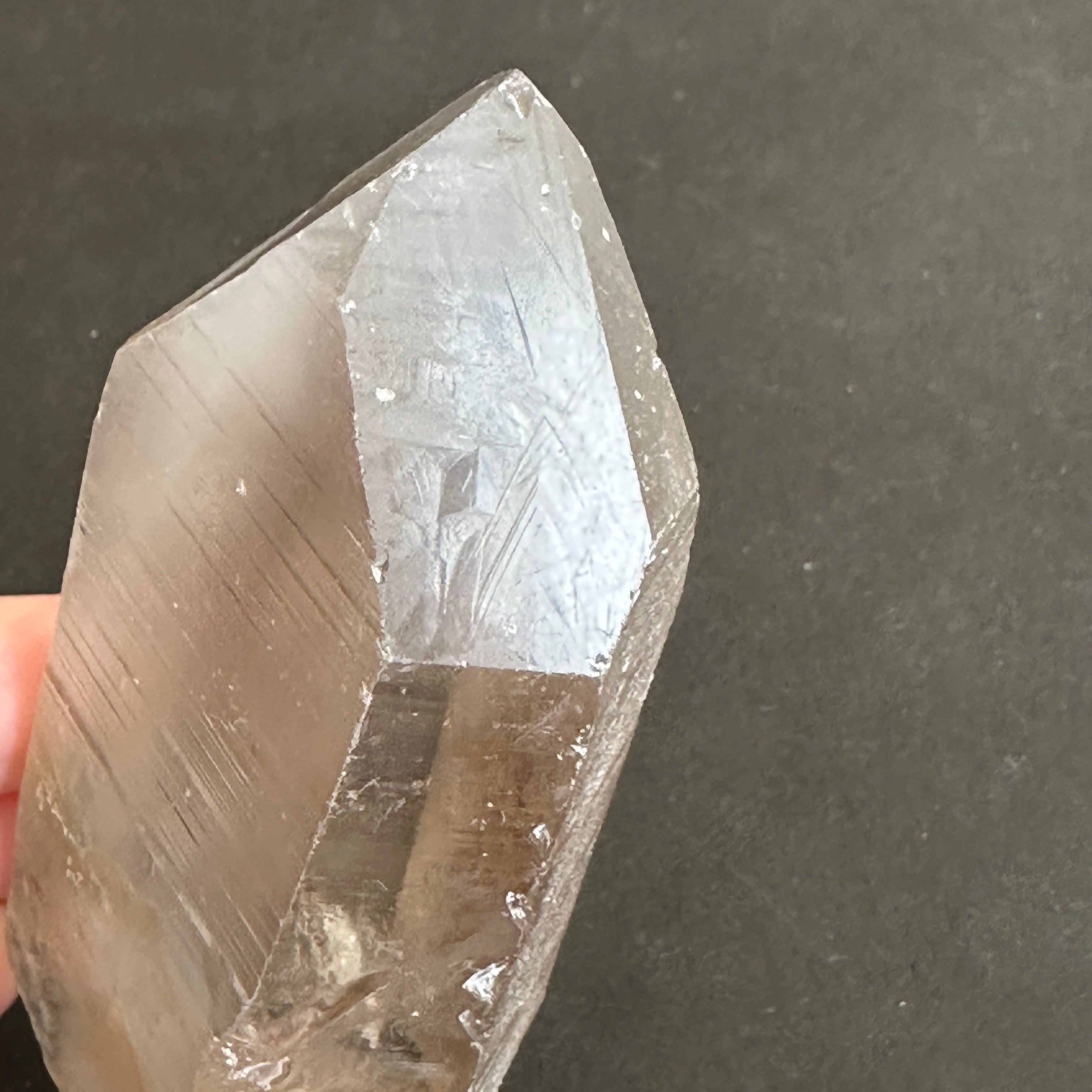 【非研磨】バイア産スモーキーミストレムリアン ライトニング(雷水晶)