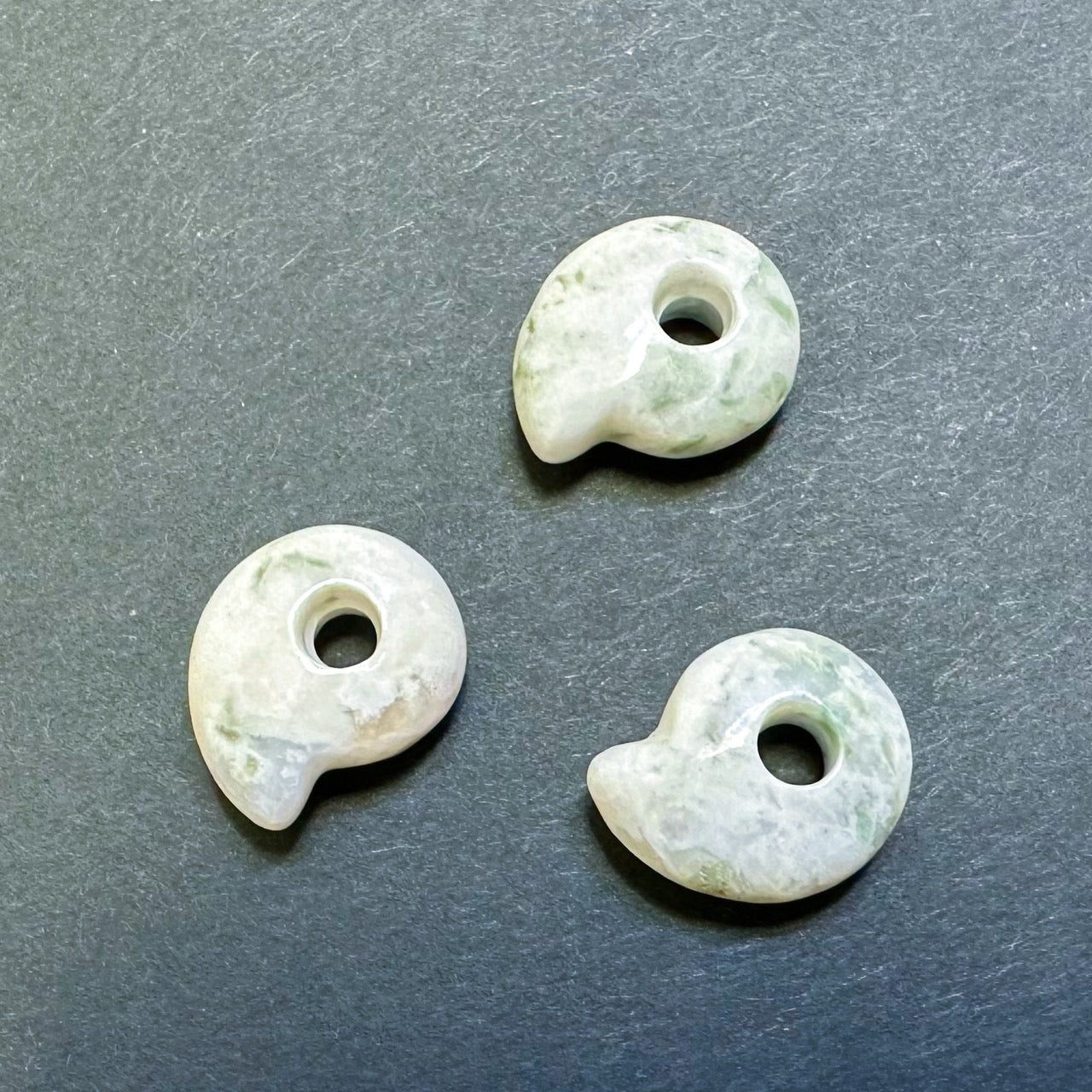 二ノ型・証明書付】糸魚川翡翠 勾玉 16mm｜新潟県産｜国石・三種の神器