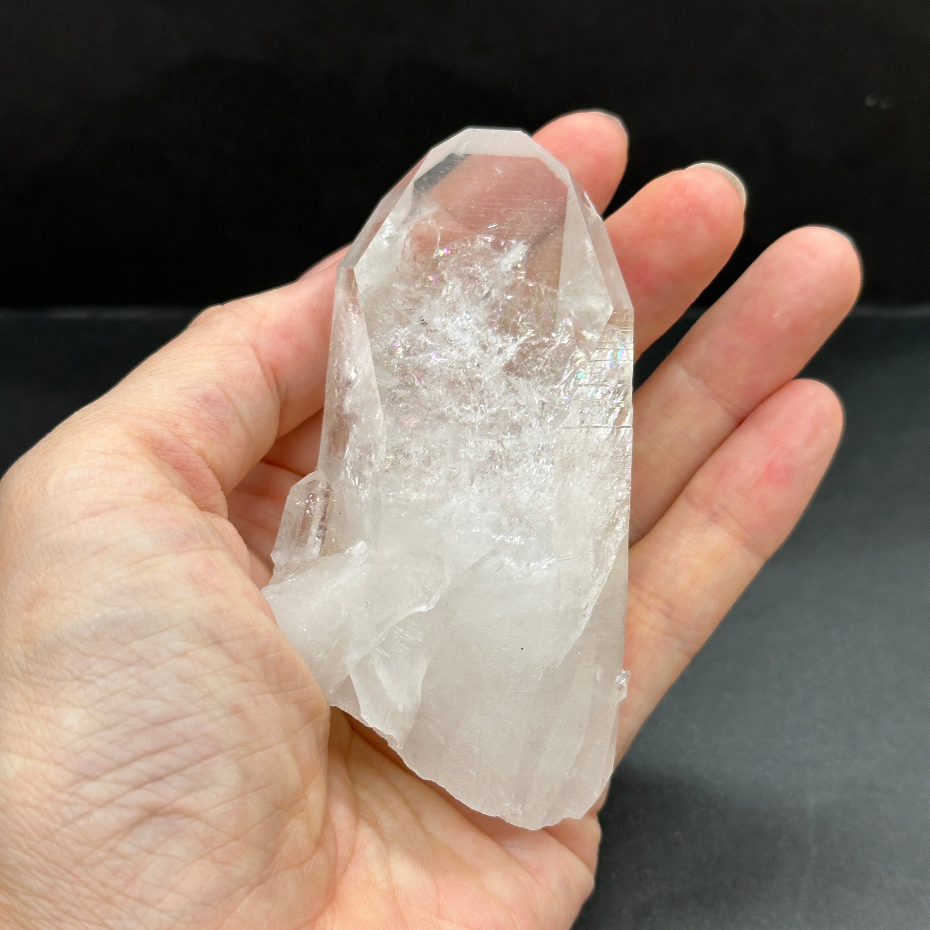 [非研磨単結晶]　虹入りアーカンソー産水晶　グラウンディング、セルフヒールド、レインボー