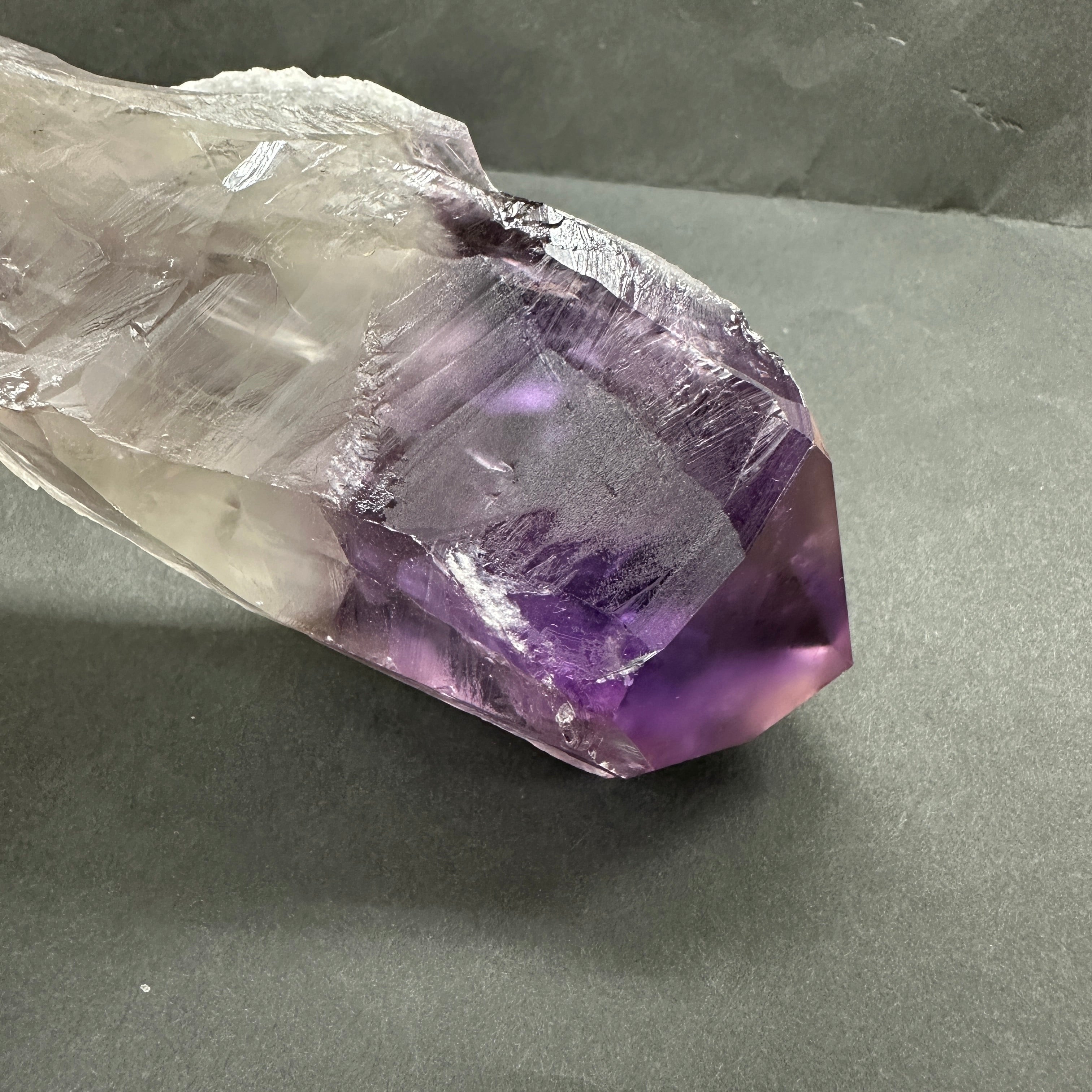バイア産アメジスト、シンギングワンド　"A Sword of Violet Flame" 紫の炎の剣