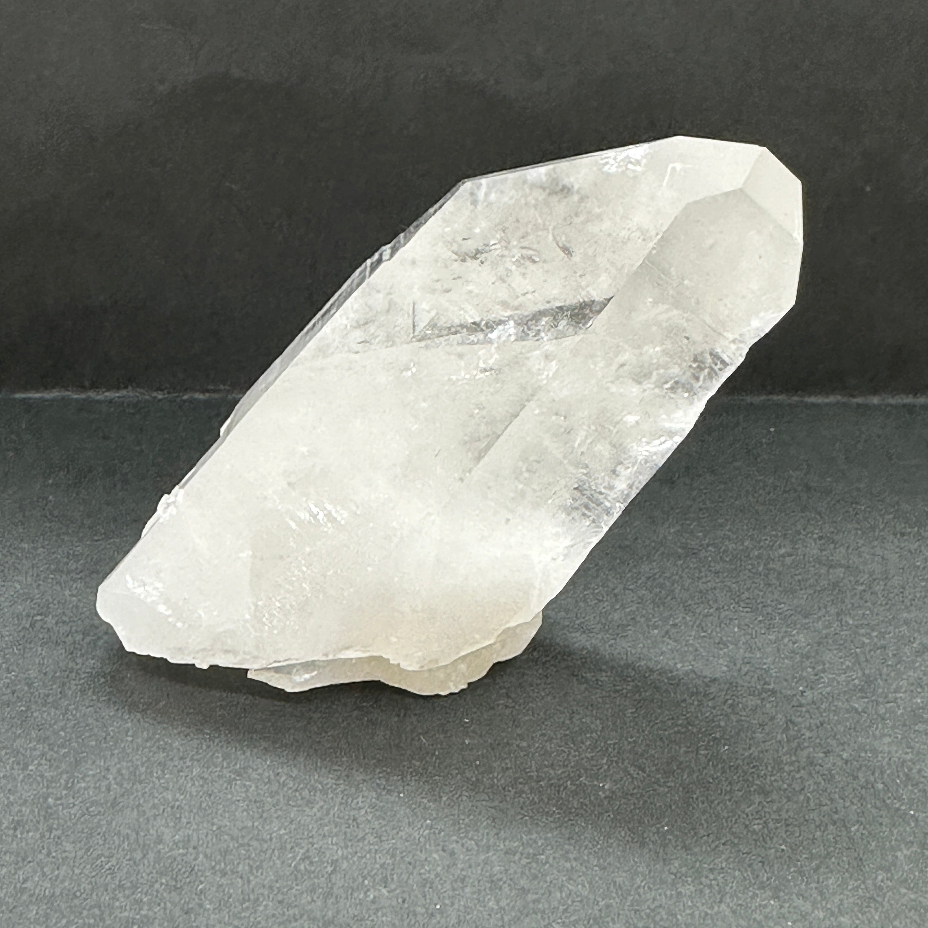 [非研磨単結晶]　虹入りアーカンソー産水晶　グラウンディング、セルフヒールド、レインボー