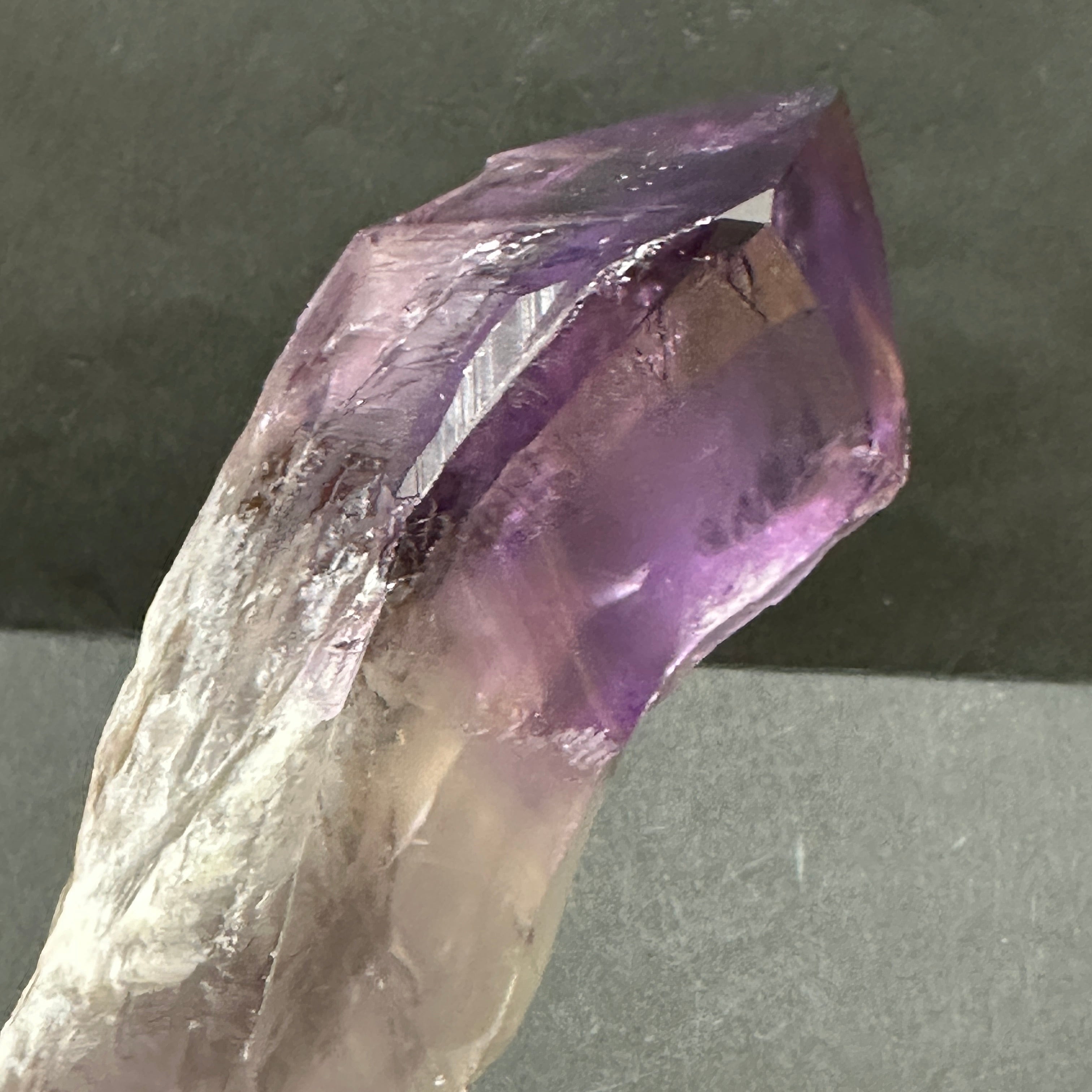 バイア産アメジスト、シンギングワンド　"A Sword of Violet Flame" 紫の炎の剣