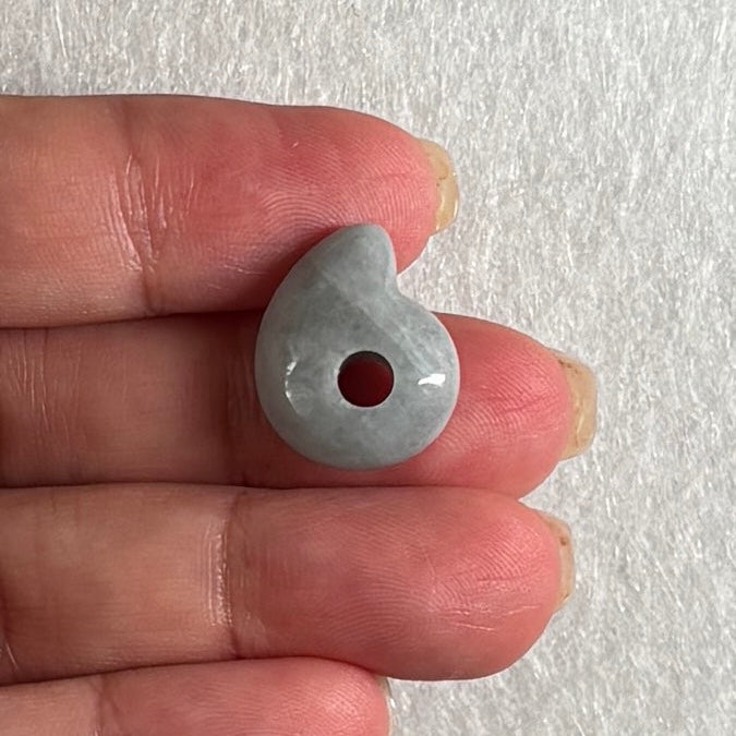 糸魚川翡翠 勾玉】二ノ型（青・緑）17mm｜日本糸魚川翡翠協会 証明書付