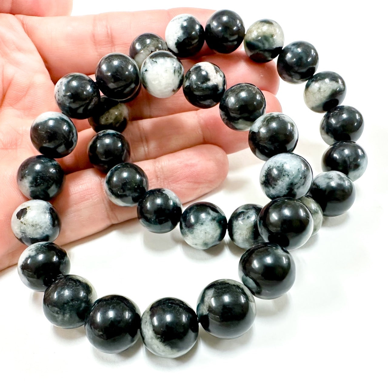 [守護石]　神居古潭石　(かむいこたんせき)　陰陽タイプ／ブレスレット12mm
