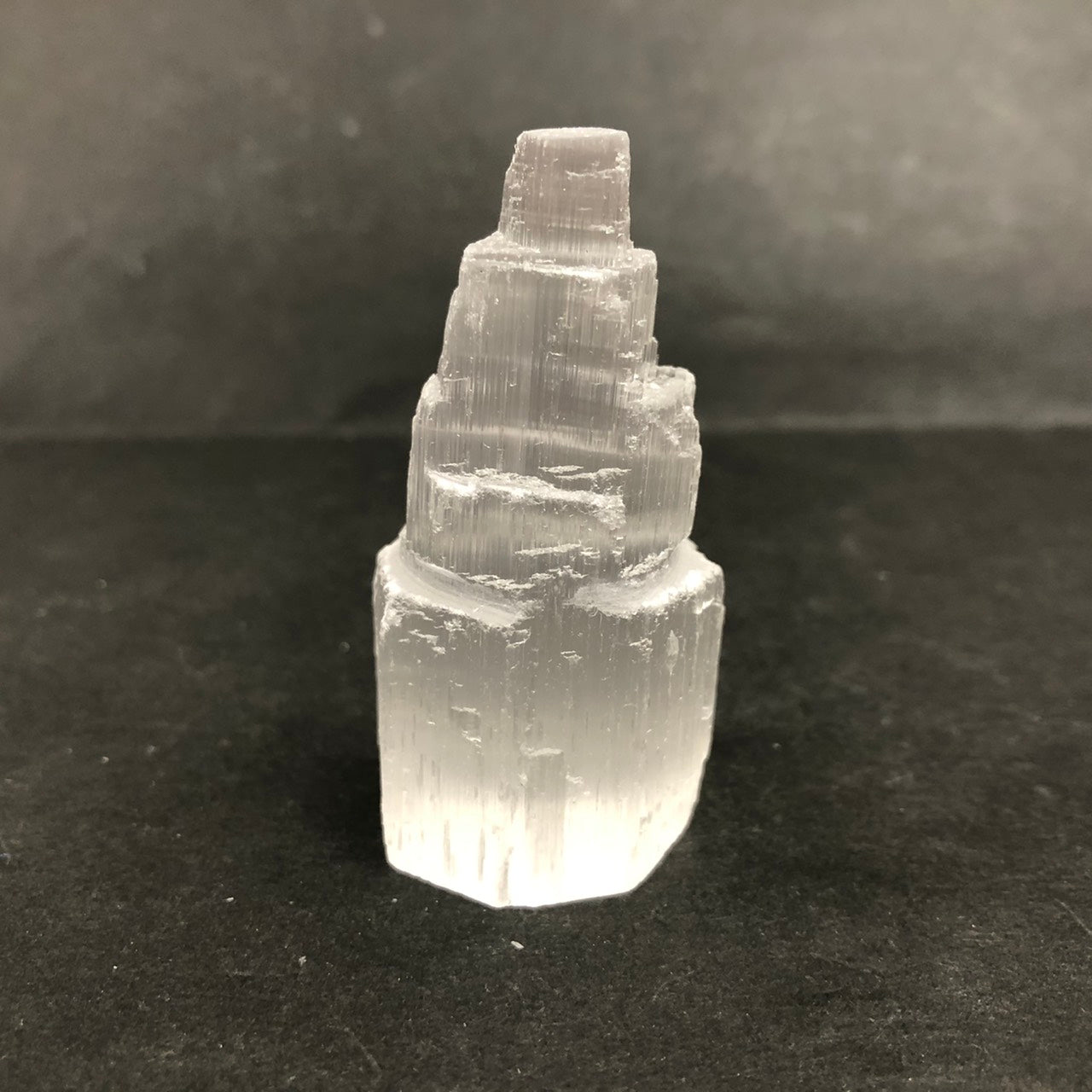 [浄化のスペシャリスト]　セレナイト／タワーSサイズ　高さ6cm