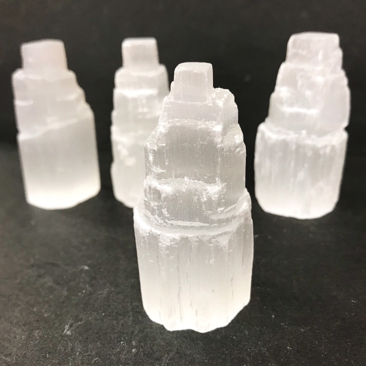 [浄化のスペシャリスト]　セレナイト／タワーSサイズ　高さ6cm