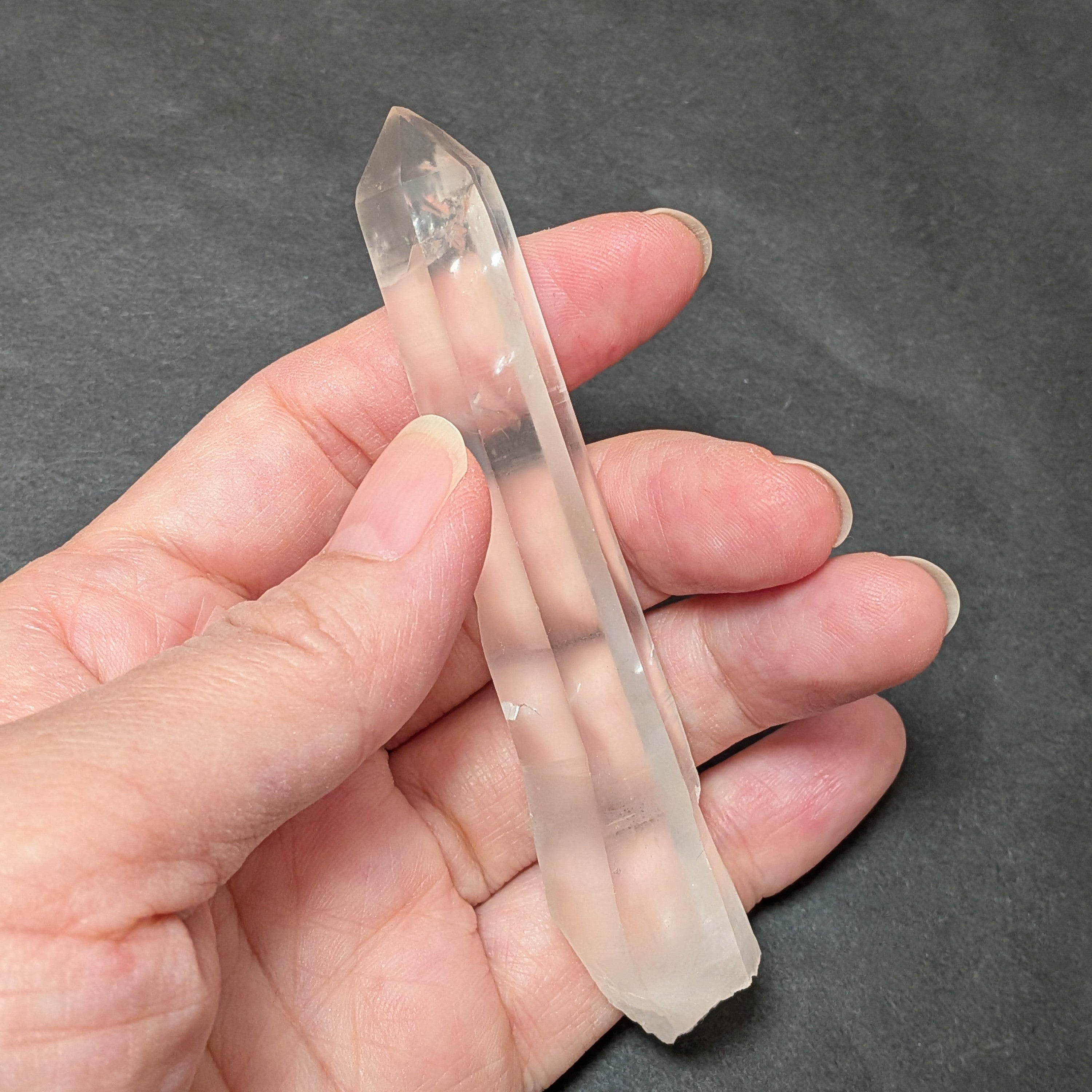 ディアマンティーナ産シンギングレーザー水晶 オールドストック１
